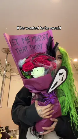 Like can a women propose to a man?!😭😍 @marcusolin #sarcus #goals #spookybouquet #bouquet #ghostface #flowers #goalscouple #relatable #Relationship #relationshipgoals #couples #fyp #trendin  
