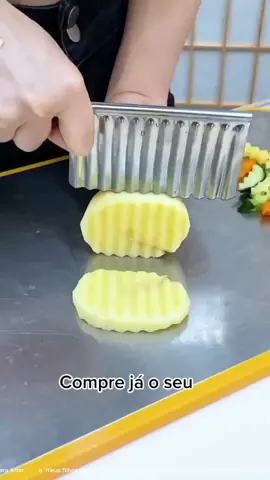 Cortador ondulado de batatas e legumes em aço inox                            https://shope.ee/2AeaRgayf2  #cortadordebatata #cortador #cortadorprofesional #cozinhatiktok #cozinhaemcasa #cozinhaequipada 