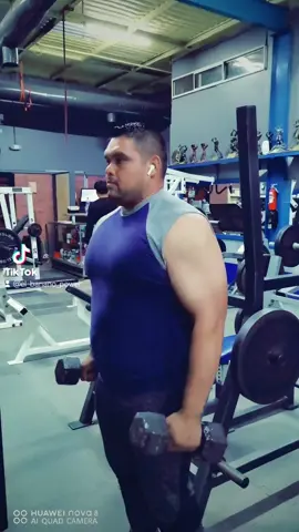 Algo de mi rutina de brazo faltaron más pero algo así se mira mi entrenamiento #progreso #motivacion #suplementos #gym