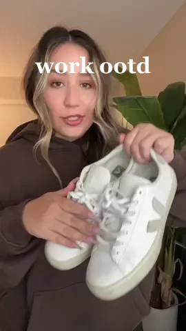 Office attire on chill mode today 💻 #workoutfit #OOTD #whatiworetodayrealistic #abercrombie 