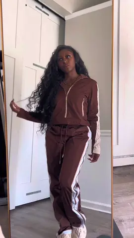 NOW WAYDAMINNNNN @JAYDA WAYDA snapped with this 😍😍 This set is everything!  #blackgirltiktok #waydaminmerch #tryonhaul #fashiontiktok #aesthetic #fallfashion 