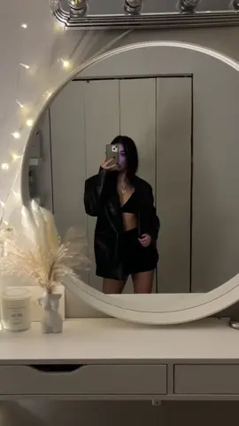 Girls night!🤍 SHOP @prettylittlething for the cutest fall fits 🤎🍂 #prettylittlething #PLT #fyp #nyc 