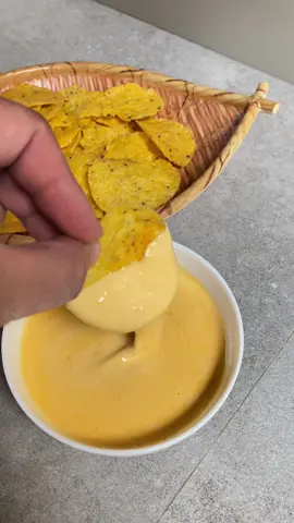 SALSA DE QUESO CHEDDAR🧀. Mejor que la del cine 🍿🎬 #cheddar #comidarapida #cine #recetafacil #recetarapida #salsaqueso 