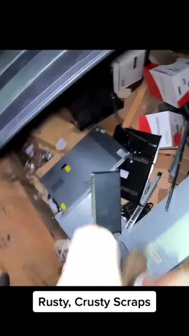 Dumpster Diving “Rusty, Crusty Scraps” #dumpsterdiving #foundintrash #scrapmetal #aluminum #server #electronics #serverfoundintrash 
