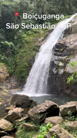 📍 Boiçuganga, São Sebastião - SP! Complexo de Cachoeiras com trilha fácil de cerca de 20 mins até a primeira que se chama Pedra Lisa, na sequência caminhando mais cerca de 15 mins você chega na cachoeira da Serpente! Vale muito a pena ❤️ #litoralnorte #cachoeirassp #saopaulo #turismosp #praiassp #camburi #maresias #boicucanga #turismobrasil