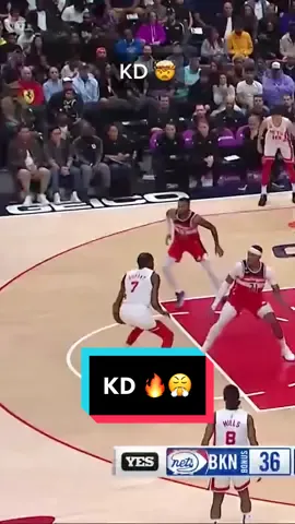 ANKLE BREAKER FROM KD! 🔥🏀  Berikan 1 emoji buat aksi #KevinDurant ini! #NBA #NBAFans #basketindo #basketball #fyp 