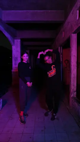 Singing everywhere😍  Lagu bebaskan diriku bareng @betrandputraonsureal  Keluarin hp liat lirik cari karokeannya mari bernyanyi🥰🥰 #SW #Sarwendah #BetrandPutraOnsu