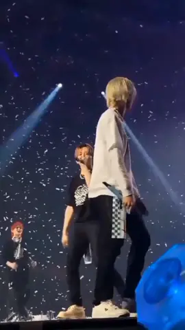 siapapun yang rekam sumpah indah banget#treasure#mashiho #asahi#haruto#yoshi#treasuremaker #treasure #treasure #jline #j#line#TREASURE_1STCONCERT#goingcrazy #konser#fyp 