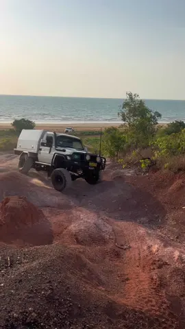 NT toughest 79  ft. @recklssn70 in the background #3inch37s #4WD #australia #NT #Flex 