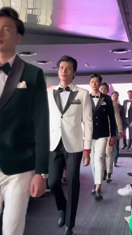 Bộ sưu tập vest cao cấp thu đông 2022 In The Sky nhà Liberty Wings đem tới trong show diễn tại tầng 65f toà nhà Lotte cùng dàn mẫu nam đẹp trai bảnh bao #libertywings #fyp #xuhuong #namthan #thoitrang #fashionshow 