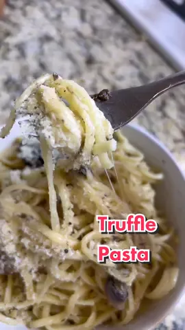 Replying to @kevincrruz Mushroom & Truffle Pasta Recipe 🍄 #truffle #pasta #Recipe #EasyRecipe #pastarecipe 