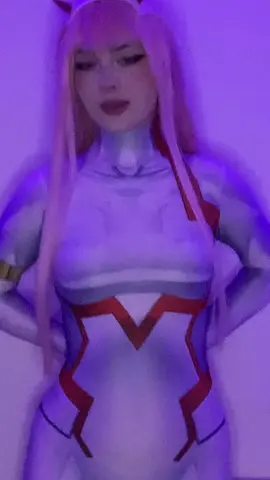 had to recreate in zerotwos white suit!! #zerotwo #zerotwocosplay
