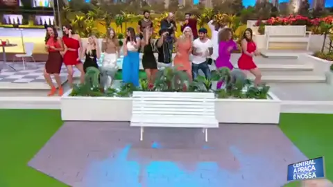 Sábadouuu!!! 😏🔥💃🕺🏻🎶  #elenco #apraçaénossa #sbt #fimdesemana #centraldapraça 