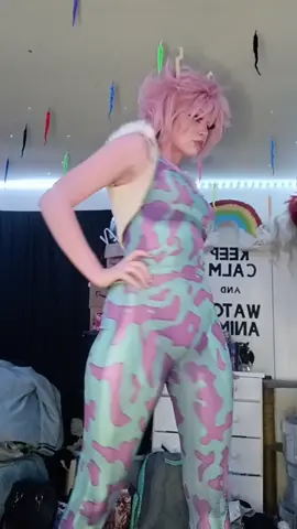 I got hair in my eye at the end🤣😭#GenshinImpact32 #mina #minaashido #minacosplay #minaashidocosplay #alien #alienqueen #mha #bnha #myheroacademia #bokunoheroacademia #cosplays #cosplay #cosplayers #cosplayer 
