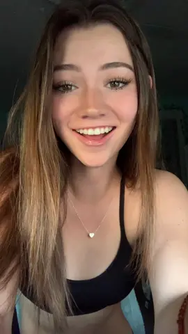 where is my top lip🤨