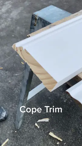 Best way to do trim inside corners. #DIY #construction #GenshinImpact32 #homerenovation #realestate #hardwork #tipsandtricks #tools #carpentry 