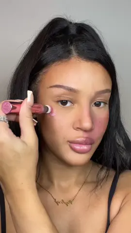Quick n easy glam with the @makeuprevolution Cult beauty products 💗  super affordable & available at @@bootsuk##makeuprevolutionad 