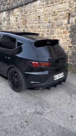 Ce black 🖤 #pourtoi #fypシ #seatleon #cupra290 #cupraleon 