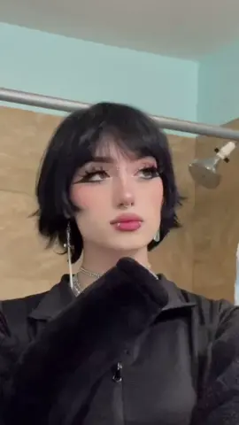 <3