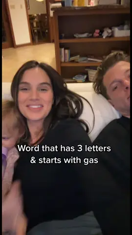 I CANT BELIEVE THIS ACTUALLY HAPPENED! THIS WAS A 5 MINUTE VIDEO JOSH COULD NO GET IT AND THEN POOT DID THAT… #mindblown #challenge #genius #husbandwife #reaction #surprise #viral 