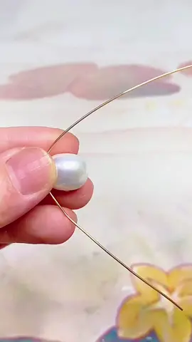 #VocêNasceuParaMudar handmade jewelry pear beads necklace tutorial #handmmade #jewelry #handmadejewelry #DIY #foryou #necklace #handmadegifts #craft #creative #beads #pearl #gift #2022tiktok 