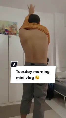 Just me getting ready to my favorite breakfast place 😙