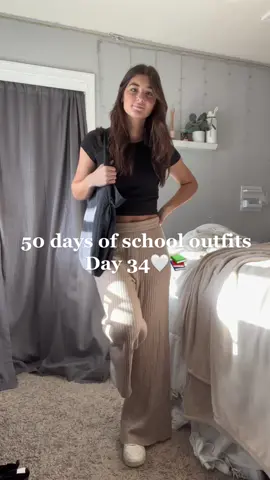 Yesterdays school outfit 🤍📚 #fyp #schooloutfit #college #fallfashion #trending 
