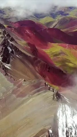 📍Peru 🇵🇪 - #andesmountains #bestofperu #visitperu #beautifullandscape #perusouthamerica #peru #lonelyplanettraveller #beautifuldestinations 