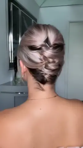 #hairstyle #shorthairstyles #shorthairupdo #cabellocorto #peinados #holidayhairstyle 