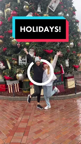 THIS IS YOUR SIGN! 🎄✨ #disneyholidays #disneylandfood #thisisyoursign #disneychristmas #disneyfriends #disneydecorations 