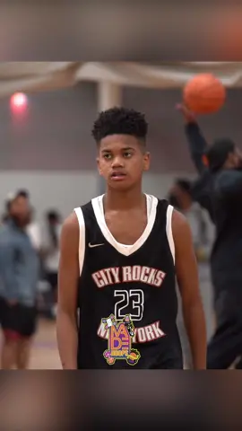 City Rocks is known for their electric guards that have come thru the program and this year’s squad is no different 🔥💪 #fyp #guards #cityrocks #eybl 