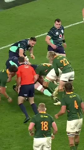 Like to see more interplay like this from the #Springboks in Marseille on Saturday? #StrongerTogether #StrongerForever #CastleOutgoingTour #IREvRSA
