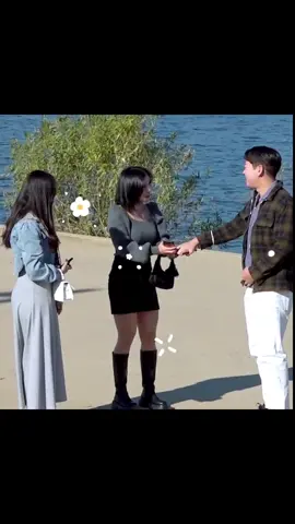 손 잡아주세요~~#틱톡순삭 #틱톡순삭별들의미션 #몰카 #웃긴영상 #fyp #funny #추천 