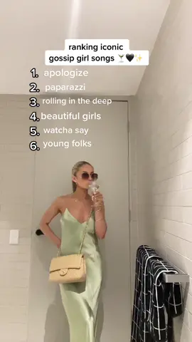 controversial 🍸🤍✨ #gossipgirl #gossipgirlsongs #blairwaldorf #serenavanderwoodsen  