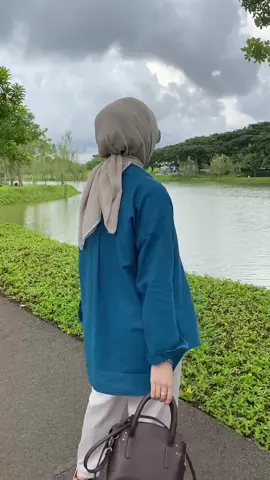 Turkis menyatu dengan alamm🍃🌿 hihi #kemejalinen #kemejaoversize #kemejalinenoversize #kemejawanita #kemejacewek #fyp #foryou #foryoupage #rekomendasioutfitcewek #kemeja #kemejastyle #kemejabasic #OOTD 