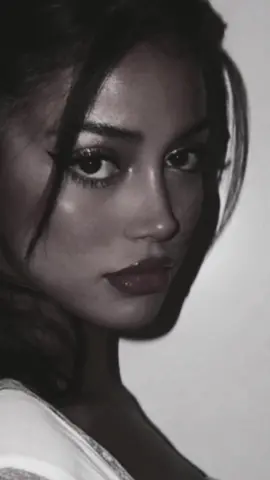 صح ما نشبه بعض بس هي اكثر جمال احبه 🫦