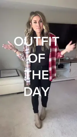 Casual outfit of the day 🤩 colorblock hooded flannel, black skinny jeans, and platform booties all from @shoplovesal 🖤 #shoplovesal #fashiontok #OOTD #outfitoftheday #plaidflannel #hoodedflannel #colorblockflannel #howtostyleaplaidflannel #fallfashion #falldatenightoutfit #boutiquefashion 