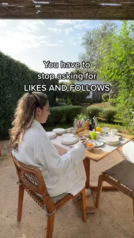 …wait for it. This is golden advice for small business pwners. 🧖‍♀️ #tiktokforbusiness #instagramforbusiness #smallbusinessmarketing #barcelonalife 
