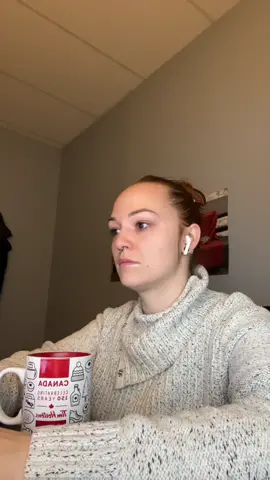 It is not the waitresses fault if your food is messed up #FYP #ForYouPage #Server #ServerLife #ServerProblems #ServerStories #Bartender #BartenderStories #CustomerService #customerservicestories  #Karen #malekaren #C#ComedyF#FunnyS#Skitho#hospitalityhotline