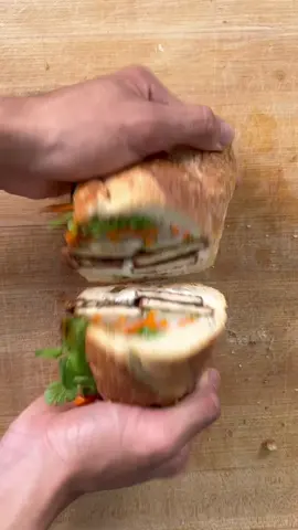 Vegan Banh Mi 🌱 #crispytofu #vegan #banhmi  