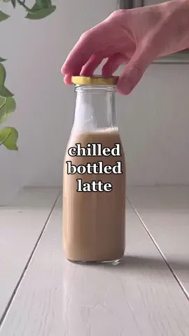 chilled bottled latte✨ perfect to have on hand for a busy week & for when you’re on the go.. @drinkvitacup available on amazon! #cuisinebykatie #drinkvitacup #vitacuppartner #bottledcoffee #homecafe #veganlatte 