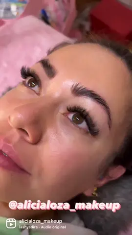 Las extensiones de pestañas son todo un arte 🫶🏻  • Asiste siempre con un profesional ✨  -Su lashista de confianza 😉  @alicialoza_makeup  #fyp #lashes #parati #mink #extensionesdepestañas #beauty #guadalajara #viral #belleza #browlamination #arte 