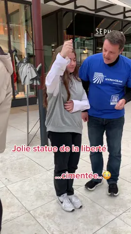 Jolie statue de la liberte tourangelle 🤣#hypnose #pourtoi #Tours 