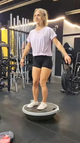 Qui fait ça aussi à la salle ?🤣  #fitnesspark #Fitness #musculation #tarbes #temalalibellule 