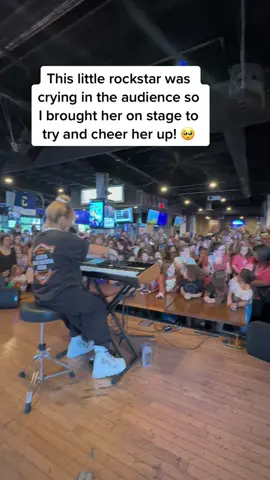 Thank you for sharing this moment with me, McKinley. You made it SO special and your confidence was contagious! I wish we had two microphones! 🎤 🎤❤️🥺 Love ya kiddo.  -J      #victoriassecret #tennessee #foryou #bodypositivity 