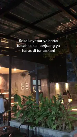 harus patuh mengikuti aturan dunia.
