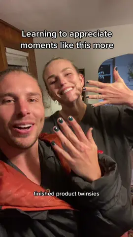 Sometimes family really is all you need. #family #thankful #travel #selkbag #vanlife #solotravel #paintednails #single #fun #funny #sisterinlaw #tennessee #country 