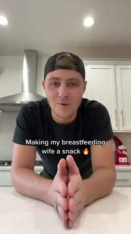 The garlic aioli made these soooo 🔥. Also that butter transition tho 🤣 #snack #craving #wife #breastfeeding