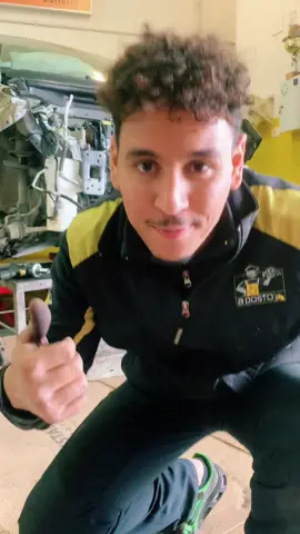 #mechanical #car #ridameccanico #foryou #neiperte #viralvideos #fypシ #smile 