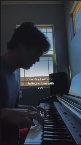 do we want a full cover of this ? #laufey #letyoubreakmyheartagain #fyp 